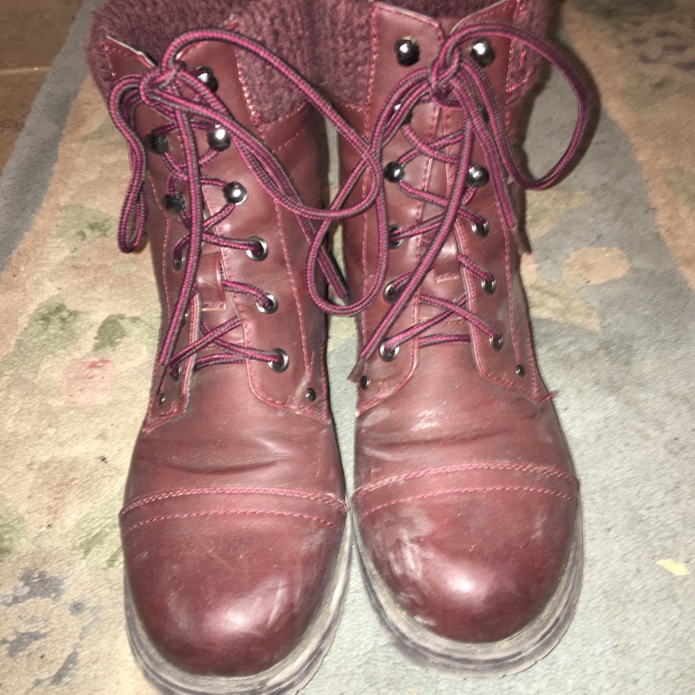 maroon combat boots size 8